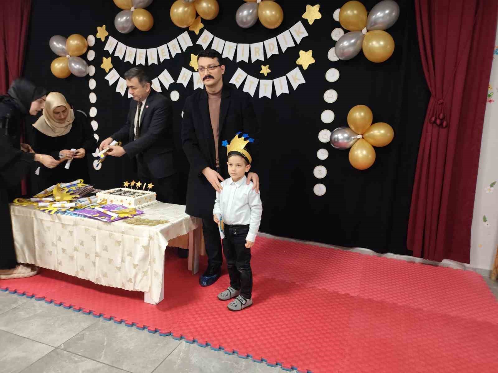 Kur’an kursunda ‘Harfleri Bitirme ve Belge Programı’ düzenlendi