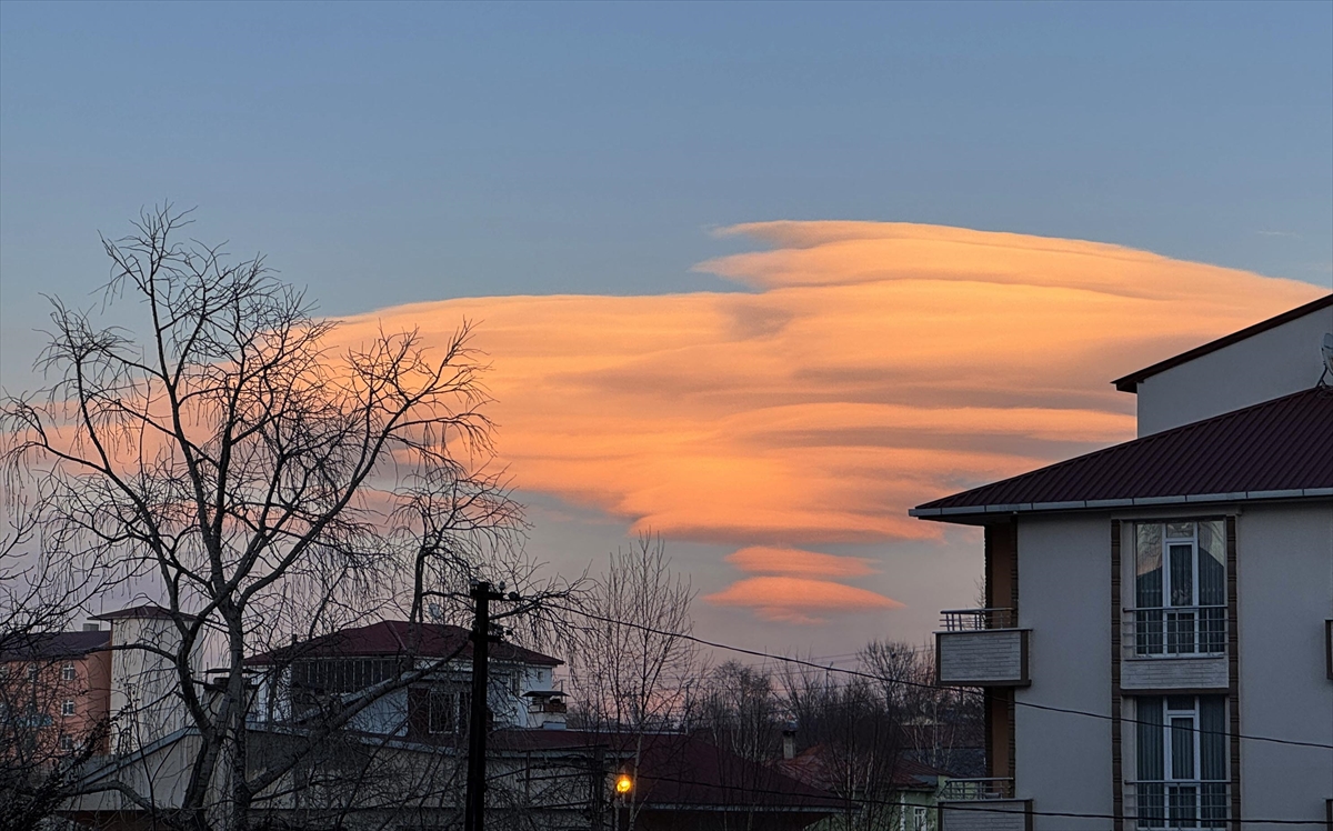 Ardahan'da mercek bulutları görüldü