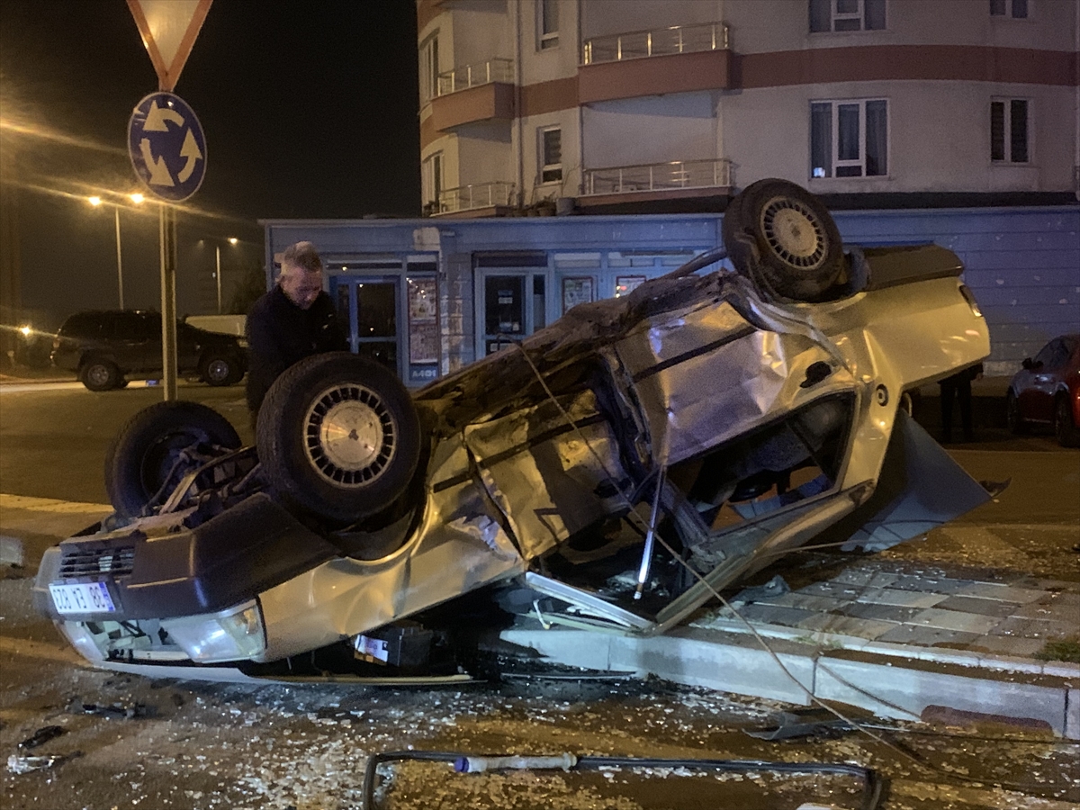 Kayseri'de iki otomobilin çarpıştığı kazada 2 kişi yaralandı