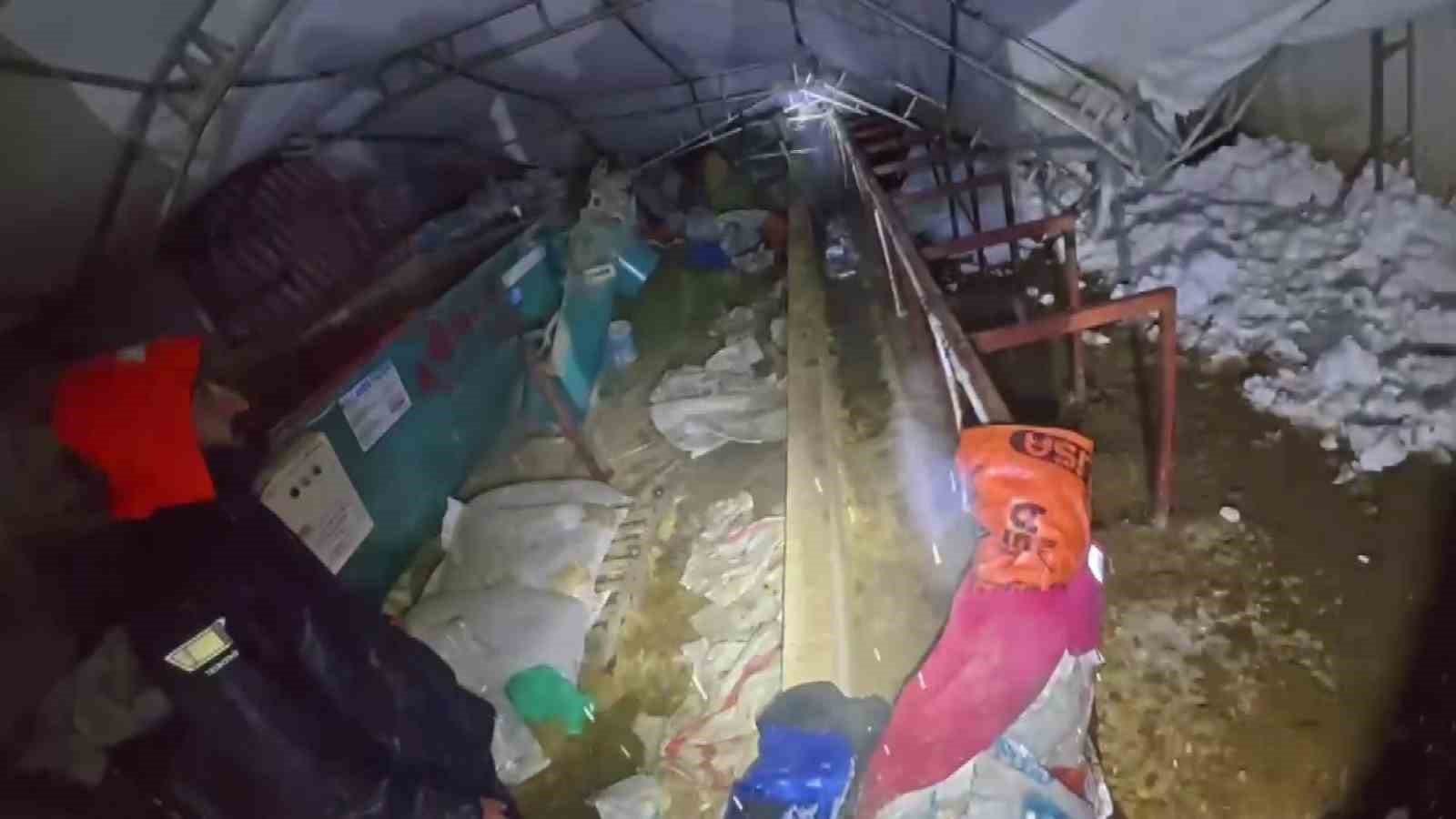 Adıyaman’da ahır çöktü, 3 büyükbaş hayvan telef oldu
