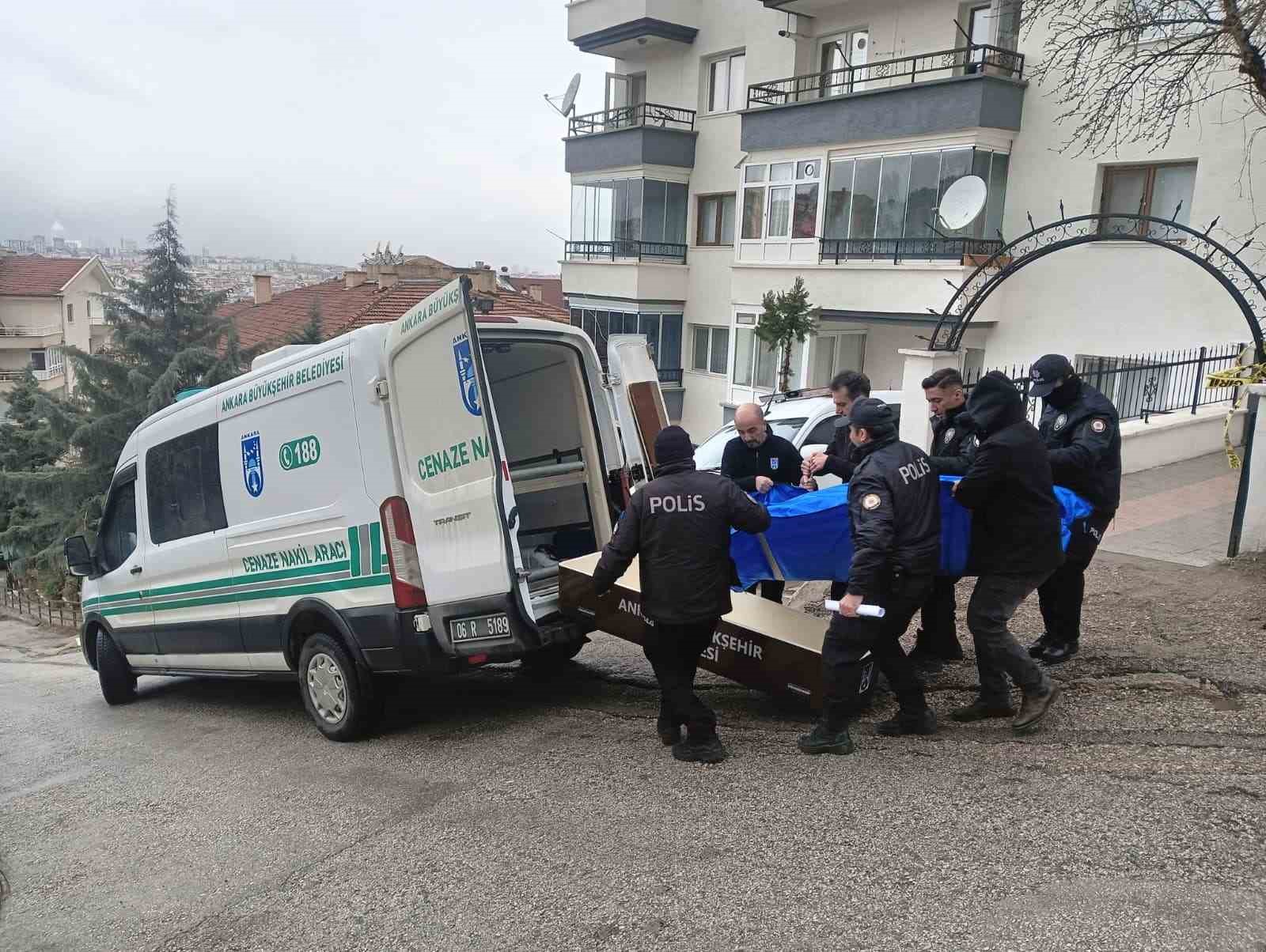 Ankara’da boğularak öldürülen kadın olayıyla ilgili anne ve bir şüpheli gözaltına alındı
Ankara’da boğularak öldürülen kadın olayıyla ilgili anne ve bir şüpheli gözaltına alındı