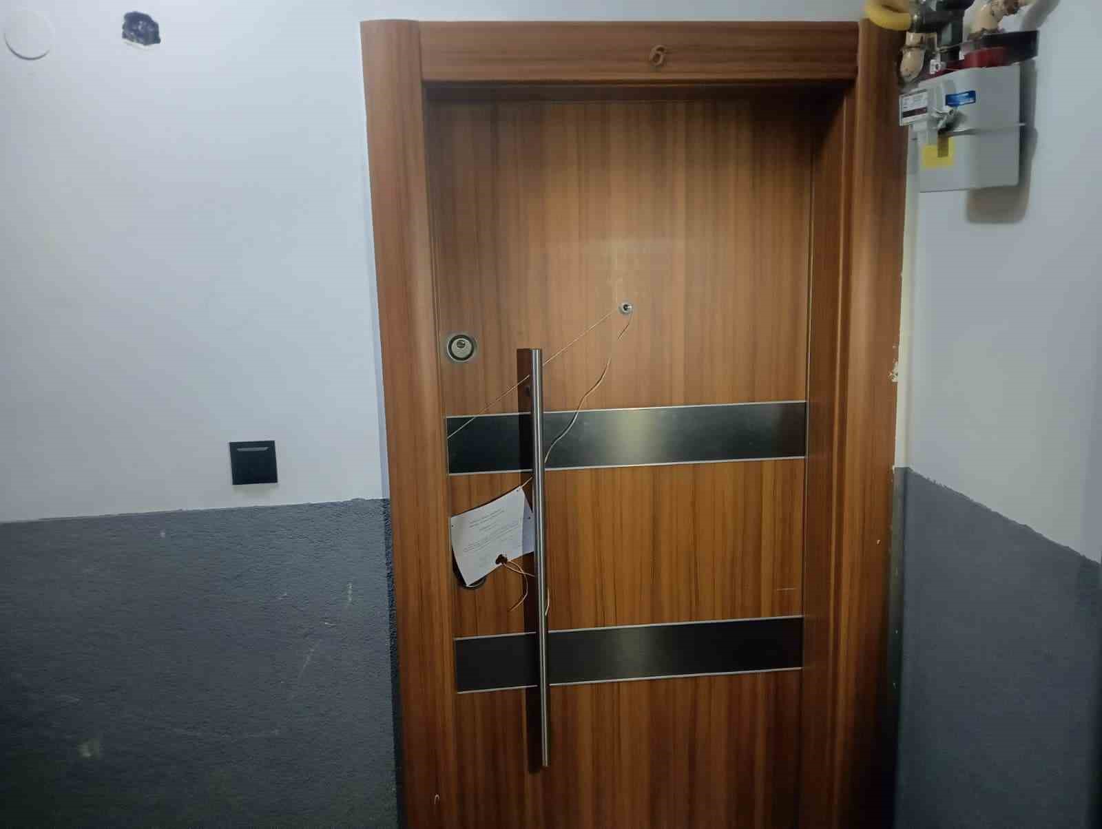 Ankara’da boğularak öldürülen kadın olayıyla ilgili anne ve bir şüpheli gözaltına alındı
Ankara’da boğularak öldürülen kadın olayıyla ilgili anne ve bir şüpheli gözaltına alındı