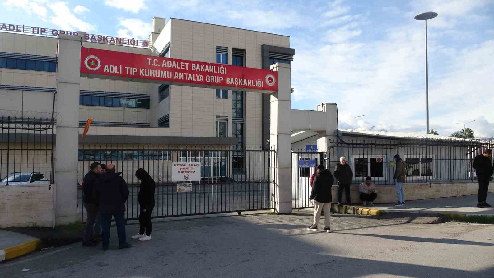 Arkadaşından emanet aldığı motosikletle geçirdiği kazada hayatını kaybetti
Arkadaşından emanet aldığı motosikletle geçirdiği kazada hayatını kaybetti