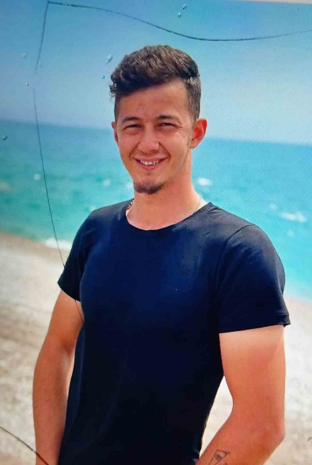 Arkadaşından emanet aldığı motosikletle geçirdiği kazada hayatını kaybetti
Arkadaşından emanet aldığı motosikletle geçirdiği kazada hayatını kaybetti