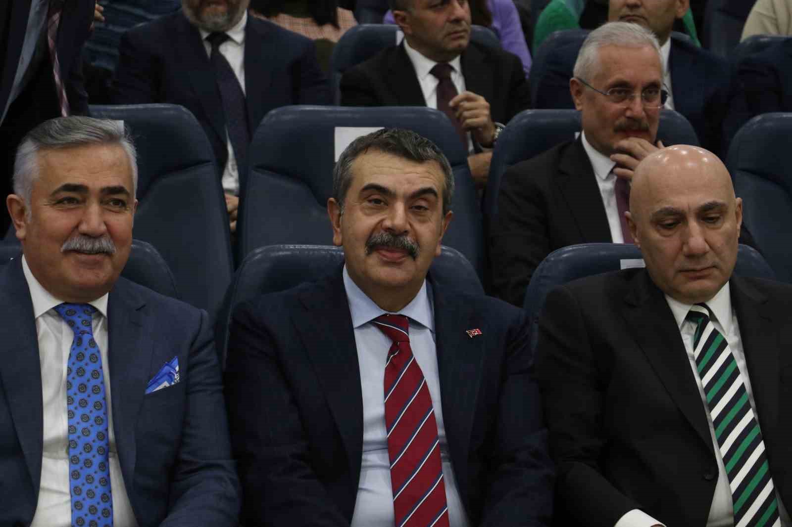Bakan Tekin: "2024 yılı yaz ayında Mesleki ve Teknik Eğitim Politika belgesi yayınladık ve bu anlamdaki iş birliklerimizi bir adım daha öteye taşıdık"
