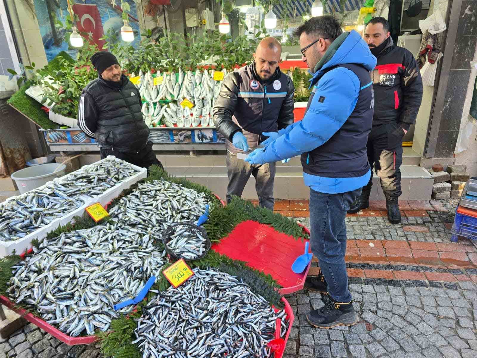 Balık tezgâhları yakın takipte

