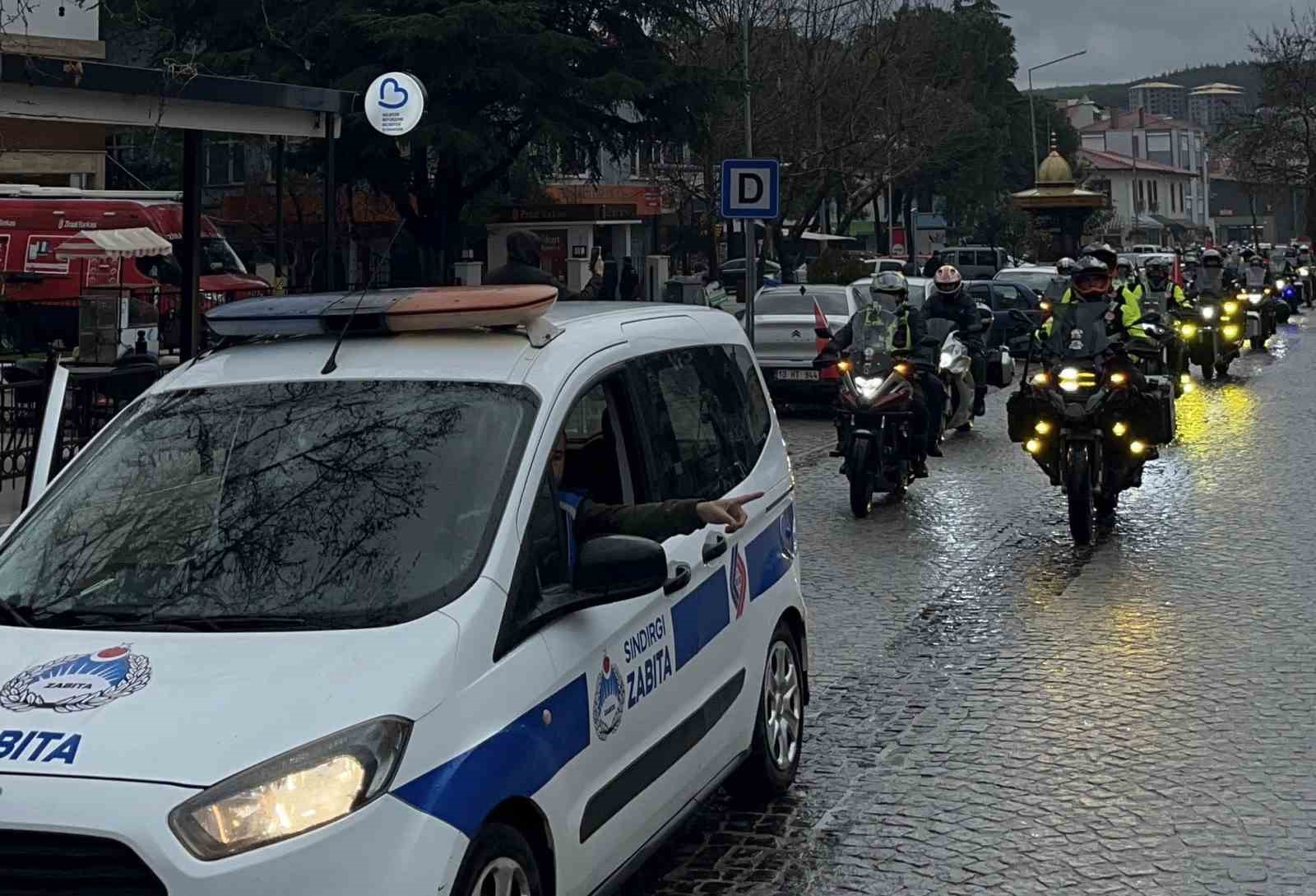 Balıkesir’den Sındırgı’ya dayanışma konvoyu
Balıkesir’den Sındırgı’ya dayanışma konvoyu