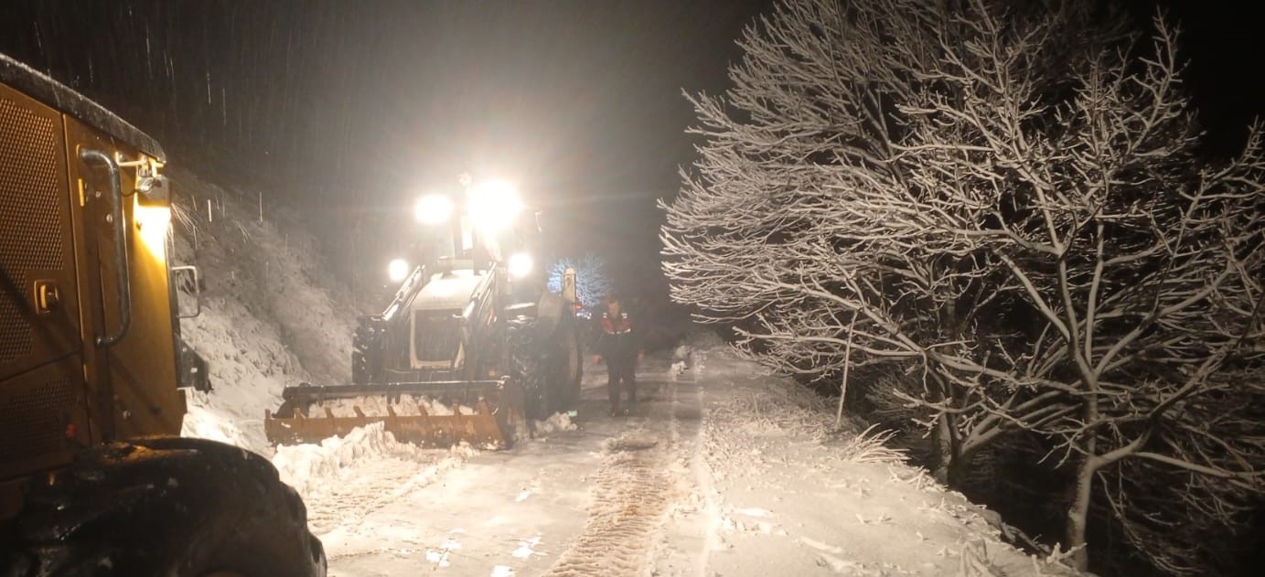 Başkan Çerçioğlu: "Karla mücadele çalışmalarımız aralıksız devam ediyor"
