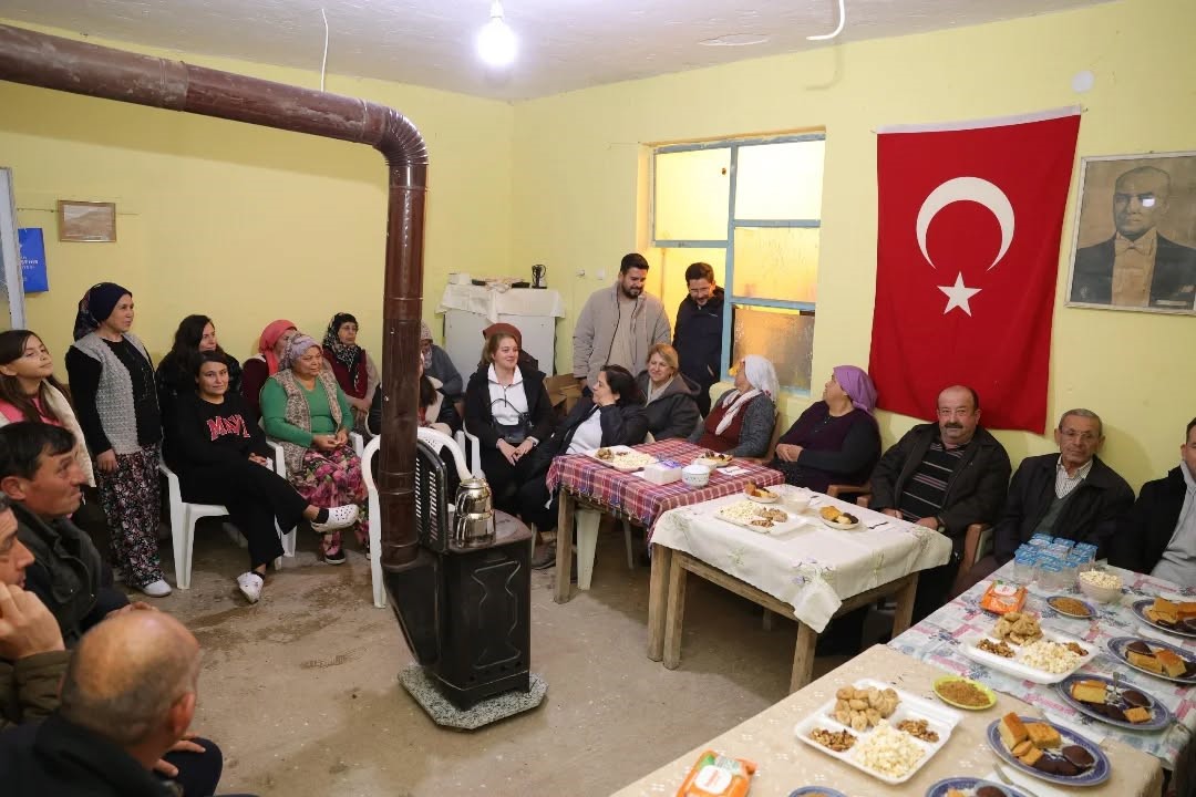 Başkan Kaya, vatandaşların sorunlarını dinledi
Başkan Kaya, vatandaşların sorunlarını dinledi