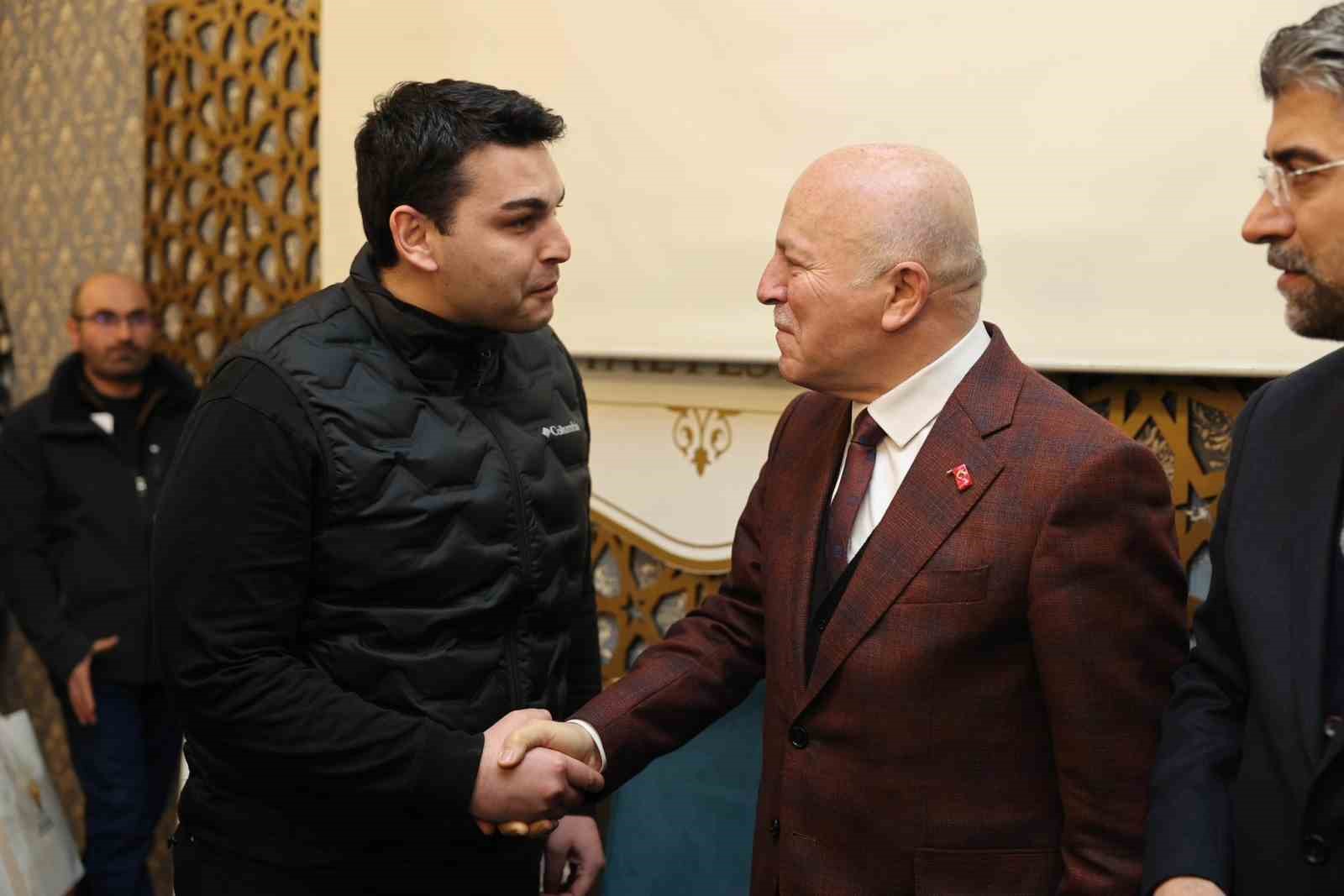 Başkan Sekmen ve Küçükoğlu medya mensuplarıyla buluştu
Başkan Sekmen ve Küçükoğlu medya mensuplarıyla buluştu