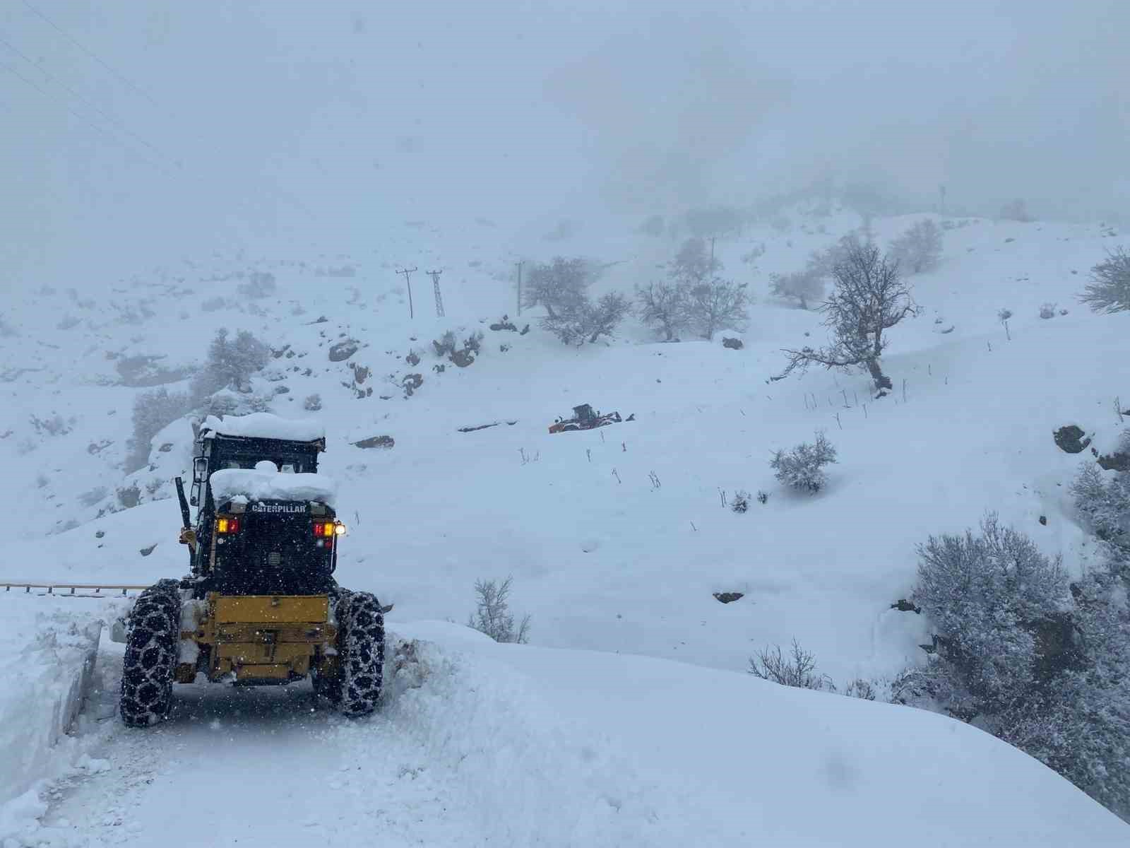 Batman’da 500 köy ve mezra yolu ulaşıma açıldı
