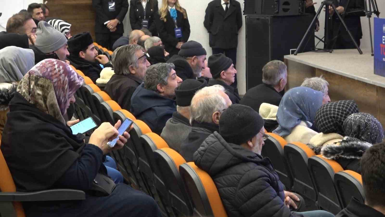 Bayburt’ta TOKİ kura çekimleri yapıldı: 723 konutun hak sahipleri belirlendi
Bayburt’ta TOKİ kura çekimleri yapıldı: 723 konutun hak sahipleri belirlendi