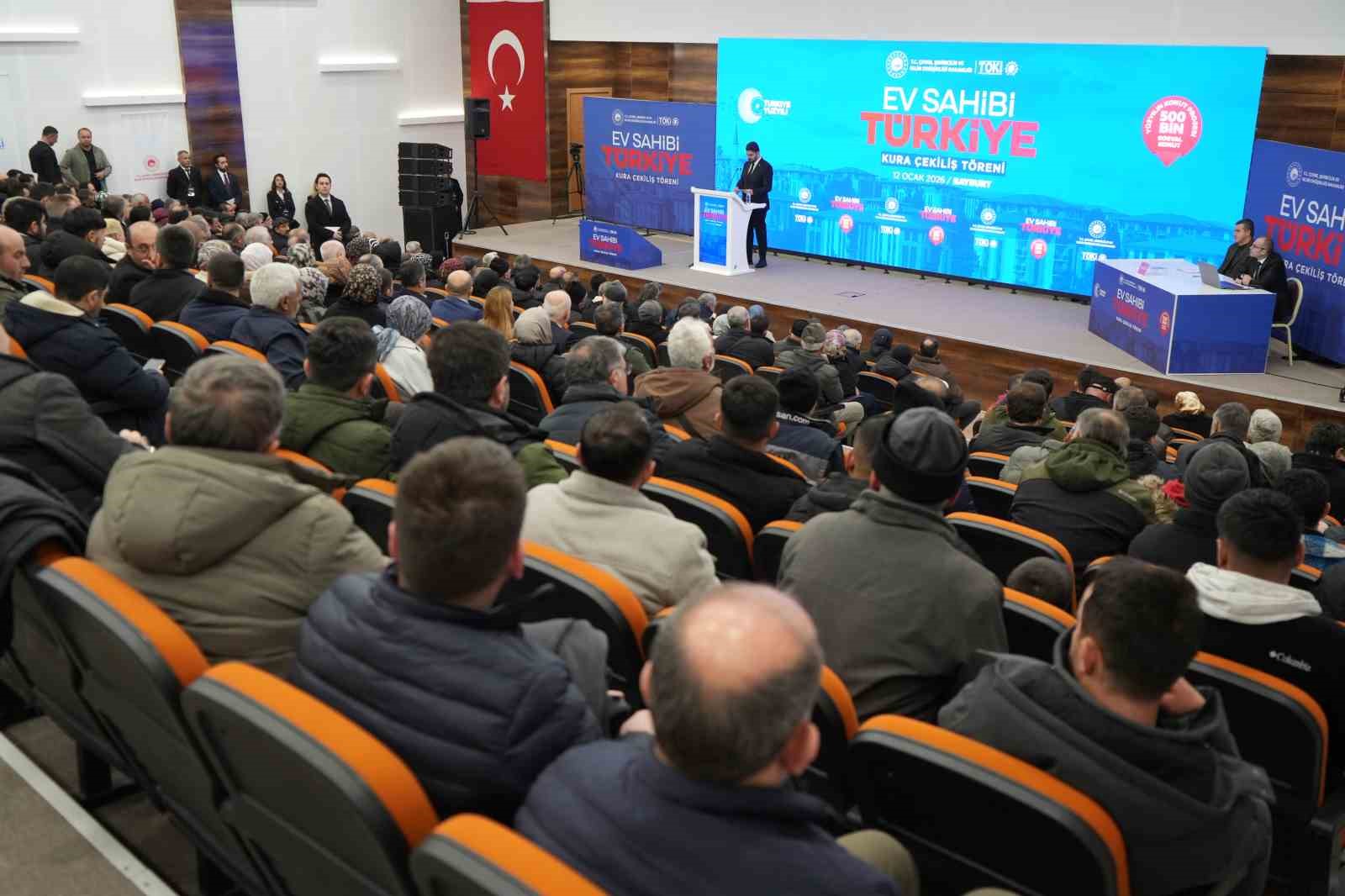 Bayburt’ta TOKİ kura çekimleri yapıldı: 723 konutun hak sahipleri belirlendi
Bayburt’ta TOKİ kura çekimleri yapıldı: 723 konutun hak sahipleri belirlendi