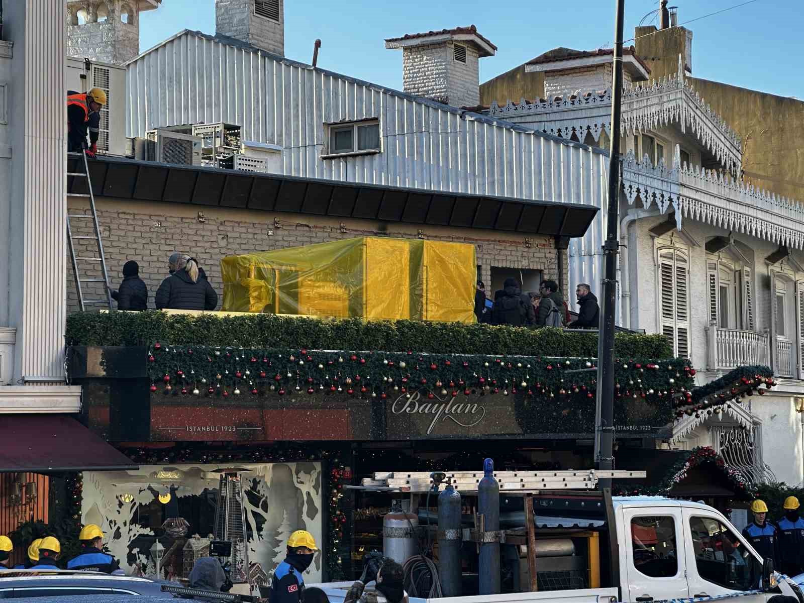 Baylan Pastanesi’nin kaçak kısımları yıkılıyor
