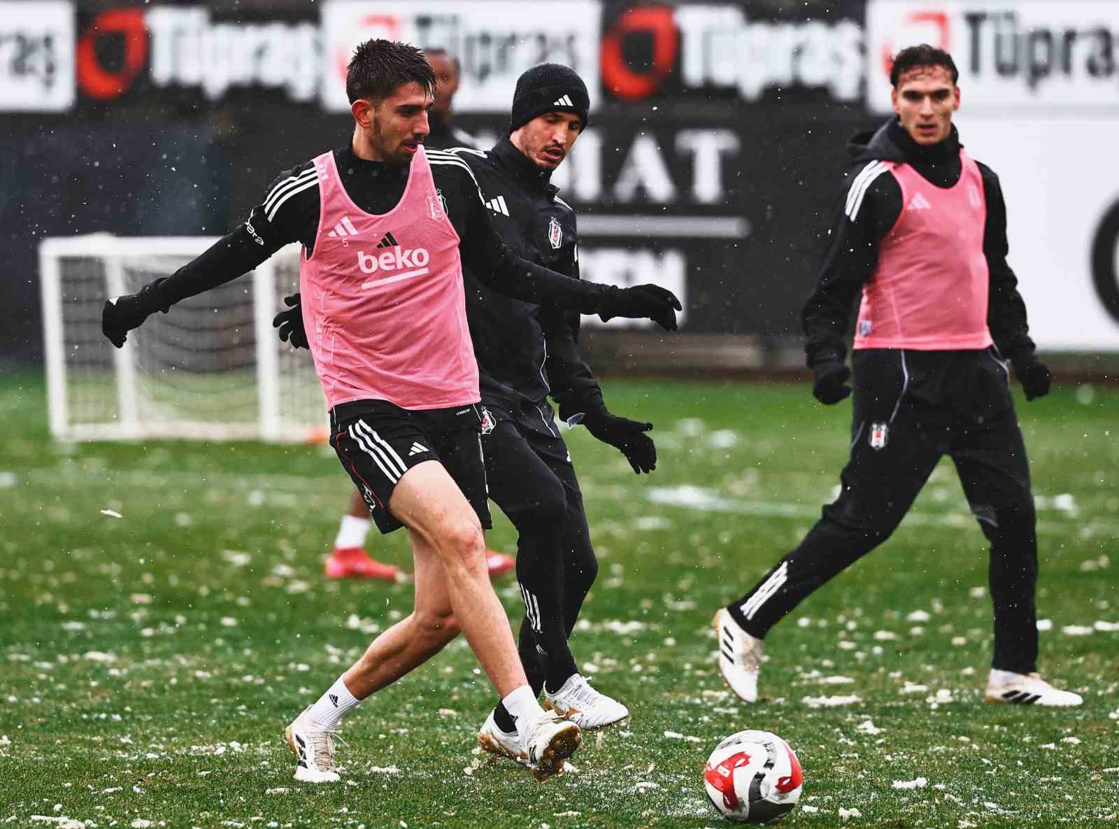 Beşiktaş’ta Ankara Keçiörengücü maçı hazırlıkları başladı
