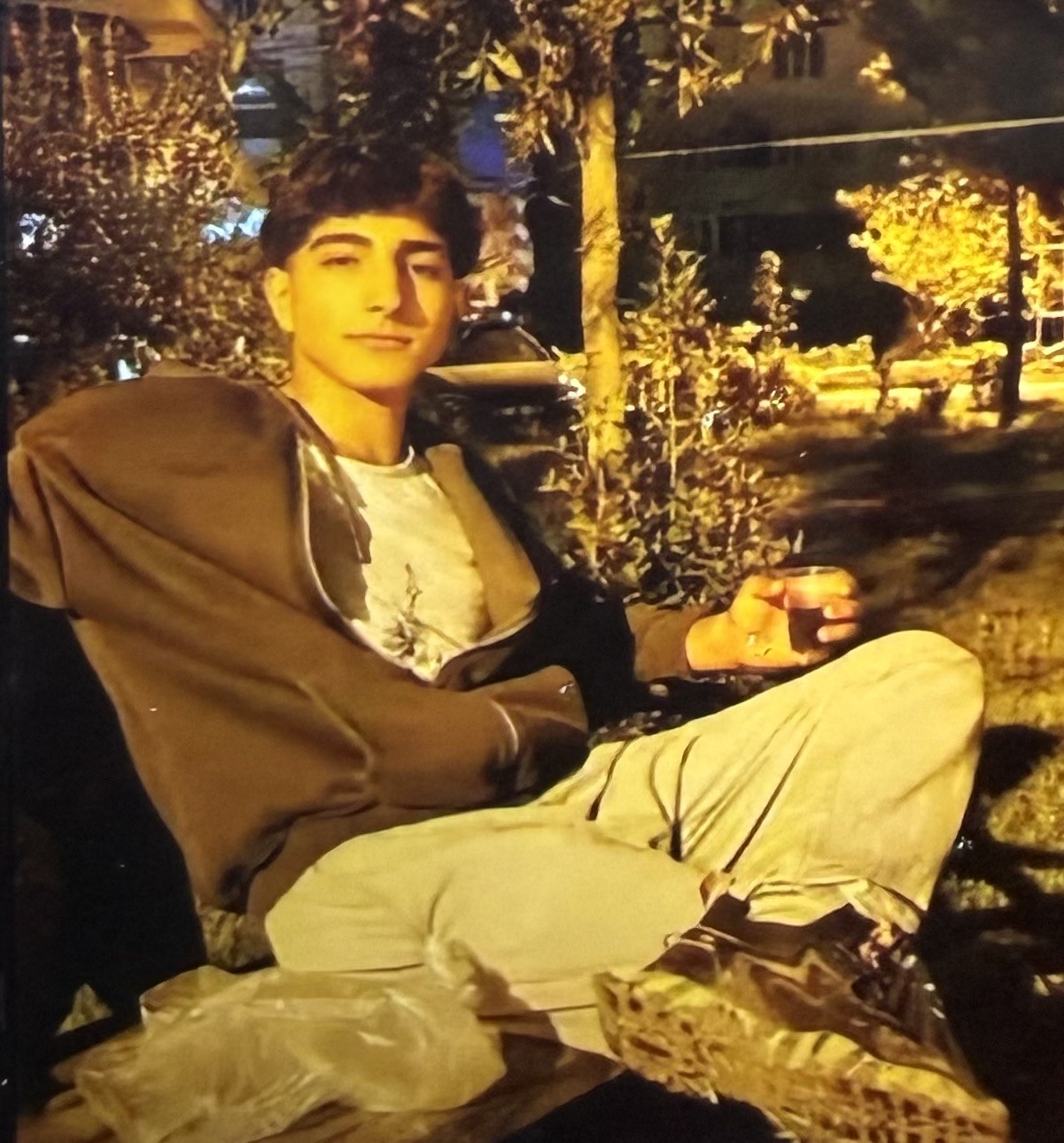 Bıçaklı kavgada öldürülen gencin cenazesi yakınlarına teslim edildi
Bıçaklı kavgada öldürülen gencin cenazesi yakınlarına teslim edildi