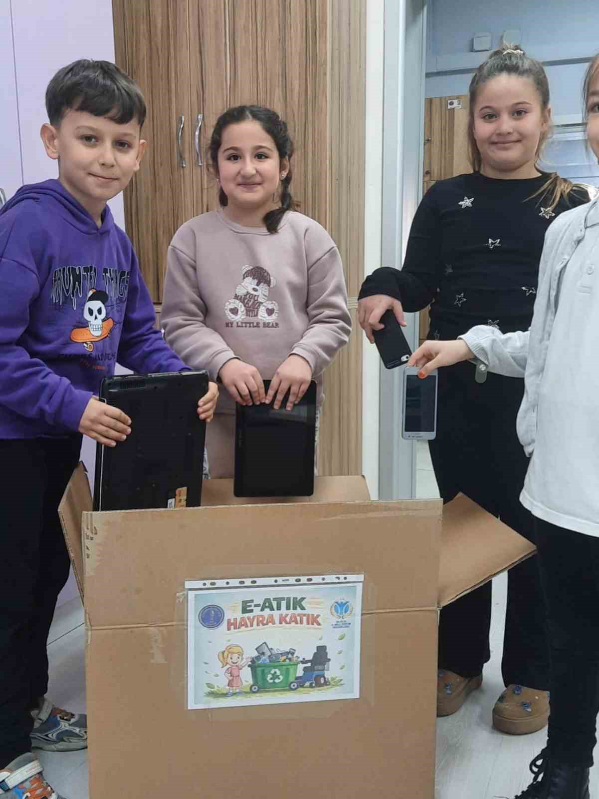 Bilecik’te E-atıklar akülü tekerlekli sandalyeye dönüşüyor
