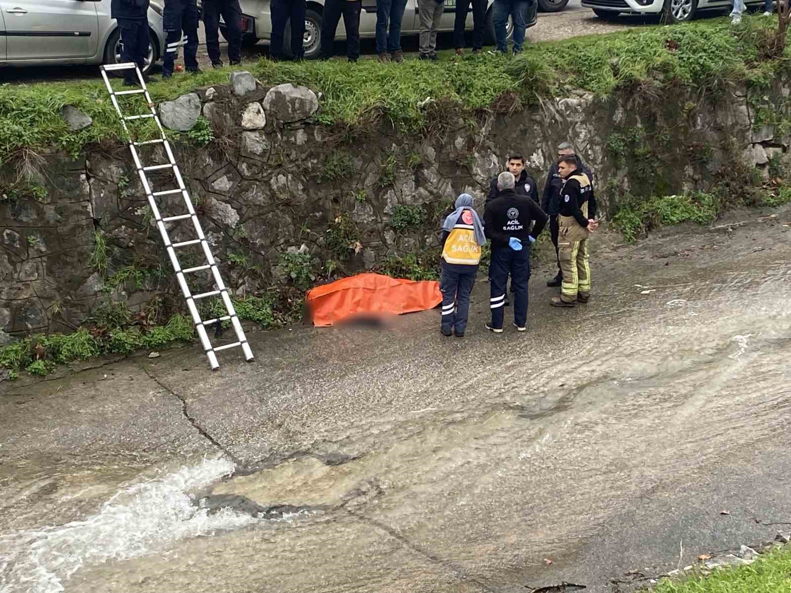 Bursa’da dereye düşen şahıs hayatını kaybetti
