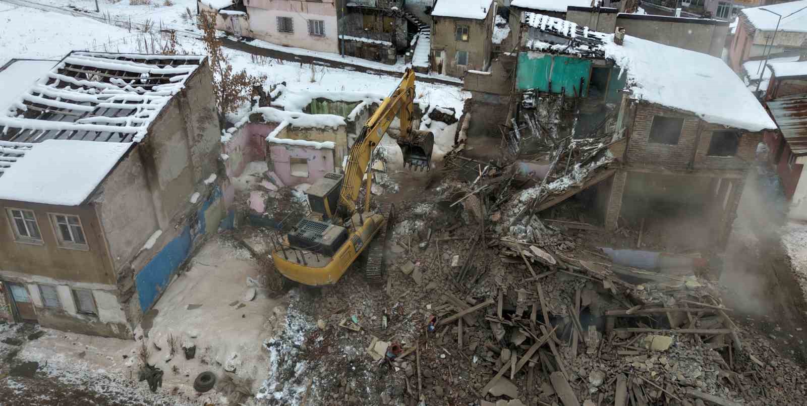 Büyükşehir kentsel dönüşümde de Türkiye’ye rol modeli oldu
Büyükşehir kentsel dönüşümde de Türkiye’ye rol modeli oldu