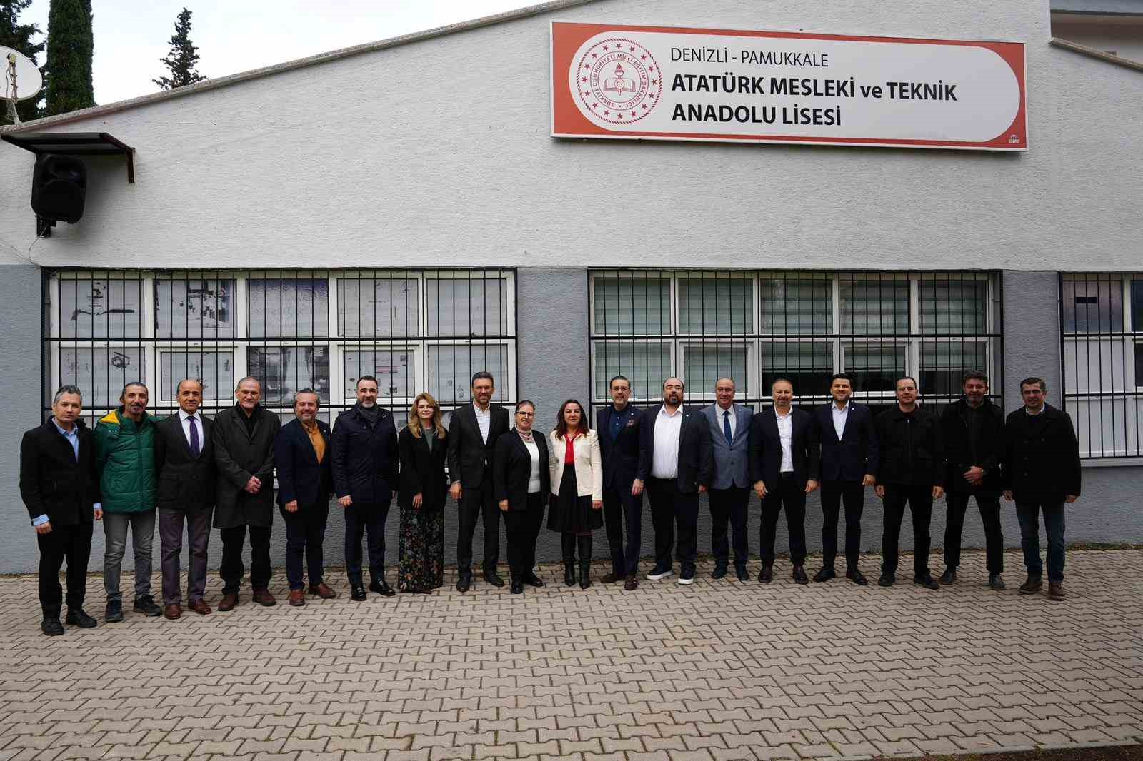 DSO Başkan Kasapoğlu mesleki eğitim iş birliği projesinde velilerle buluştu
