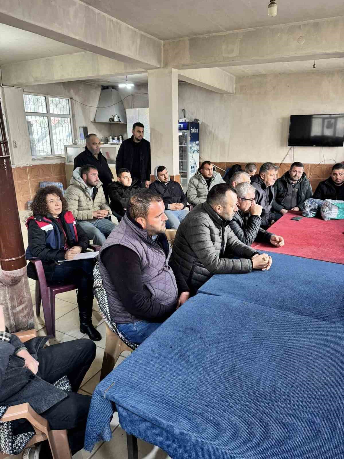 Enginar tarlaları incelendi, üreticiler, TARSİM hakkında bilgilendirildi
