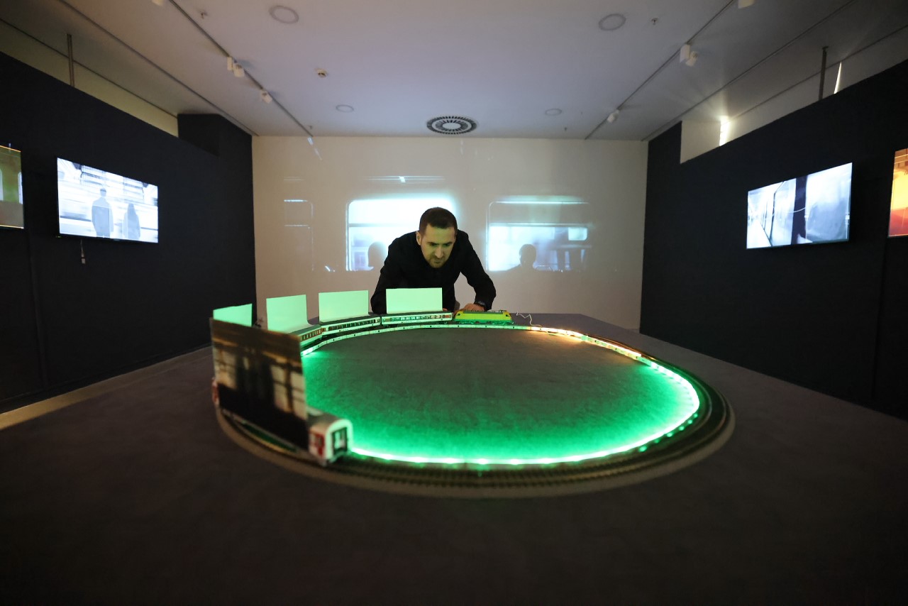 Galeri Cennet’te ‘Fijital Kapılar’ sergisi açıldı
