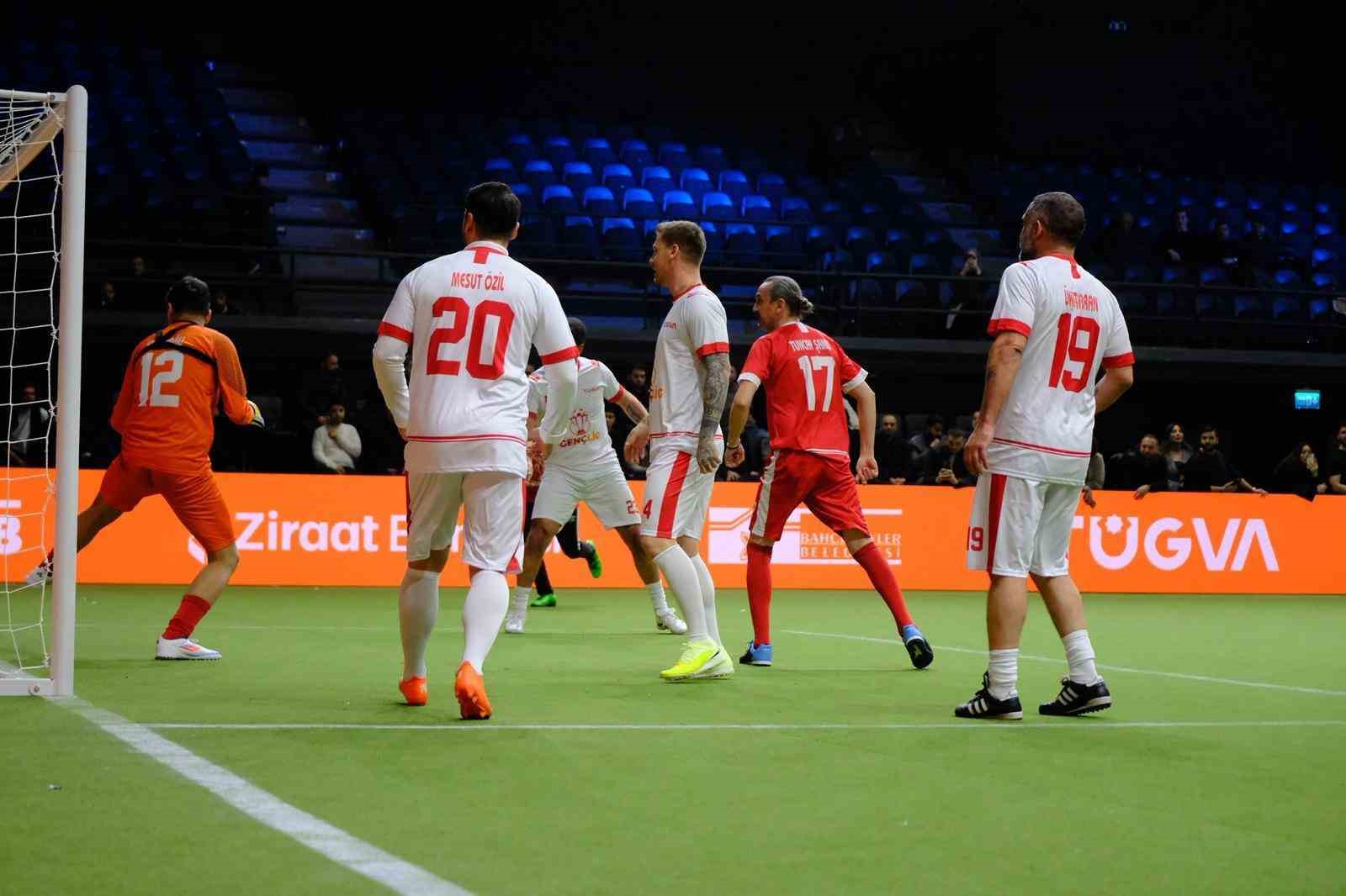 GençLig 2026 lansmanında ünlü isimlerin katılımıyla gösteri maçı düzenlendi
