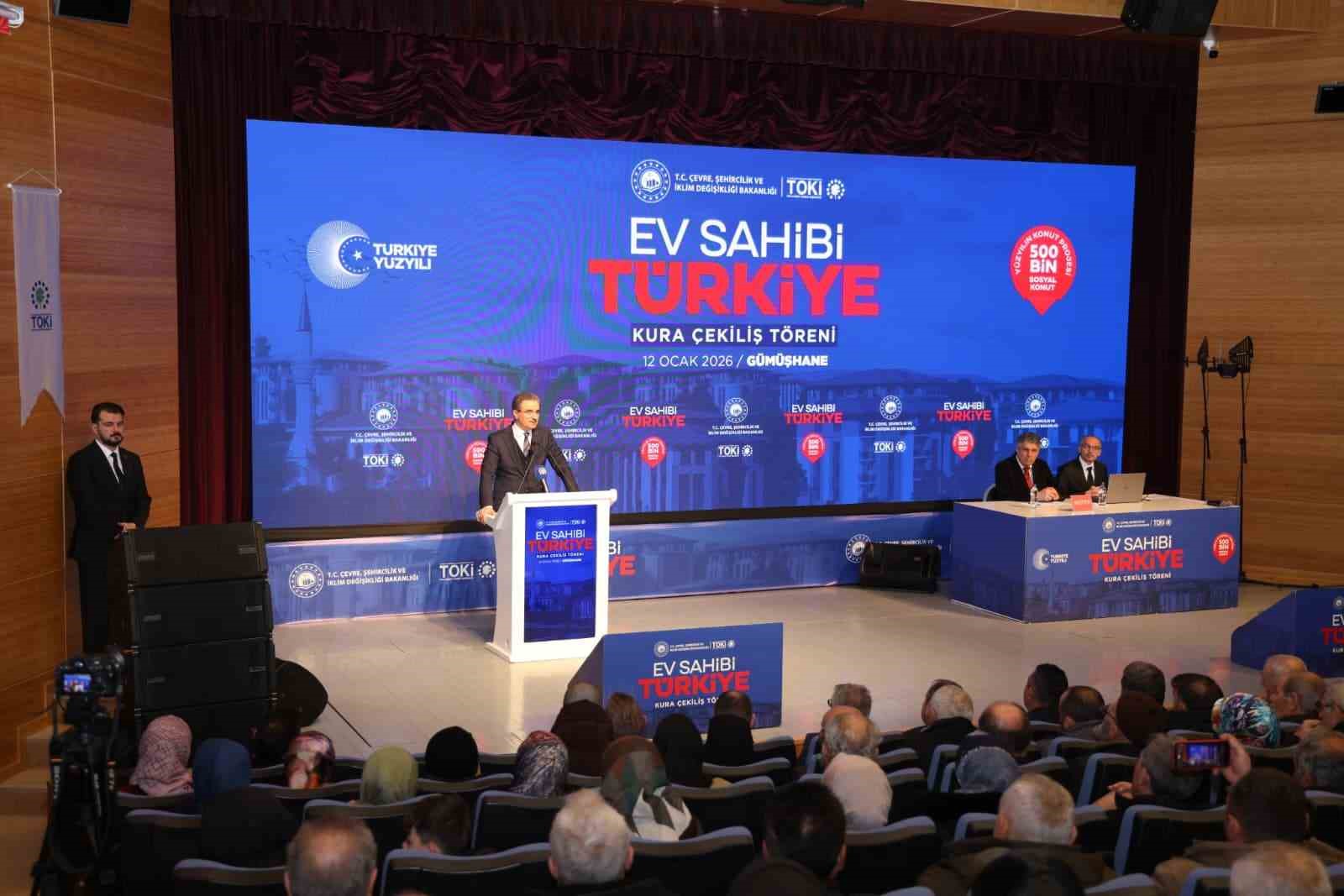 Gümüşhane’de TOKİ kura çekimiyle 940 konutun hak sahipleri belirlendi
Gümüşhane’de TOKİ kura çekimiyle 940 konutun hak sahipleri belirlendi