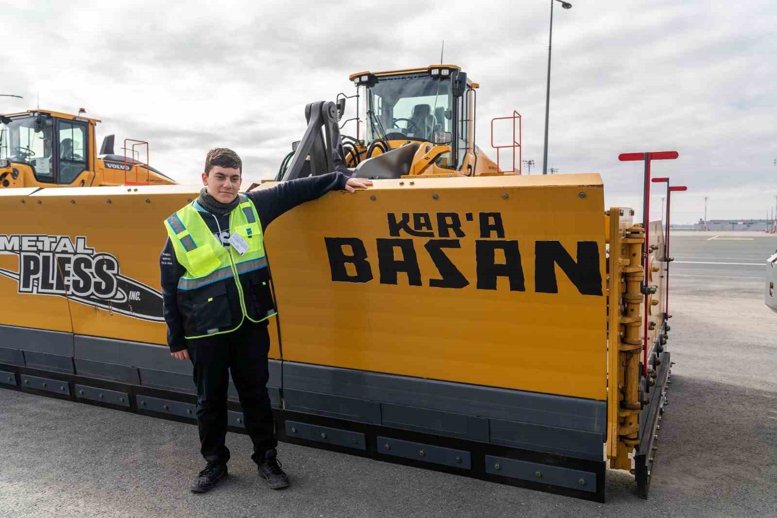 İstanbul Havalimanı’nda pistteki kar miktarı ‘anlık’ takip ediliyor
İstanbul Havalimanı’nda pistteki kar miktarı ‘anlık’ takip ediliyor