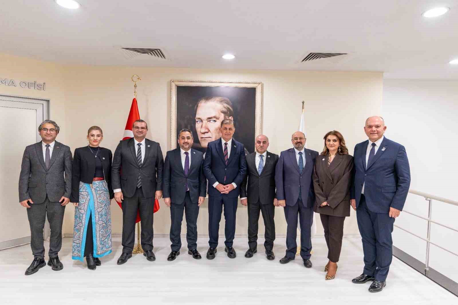 İZAZDER, İzmir Büyükşehir Belediyesi ile İzmir-Bakü kardeşliğini masaya yatırdı
