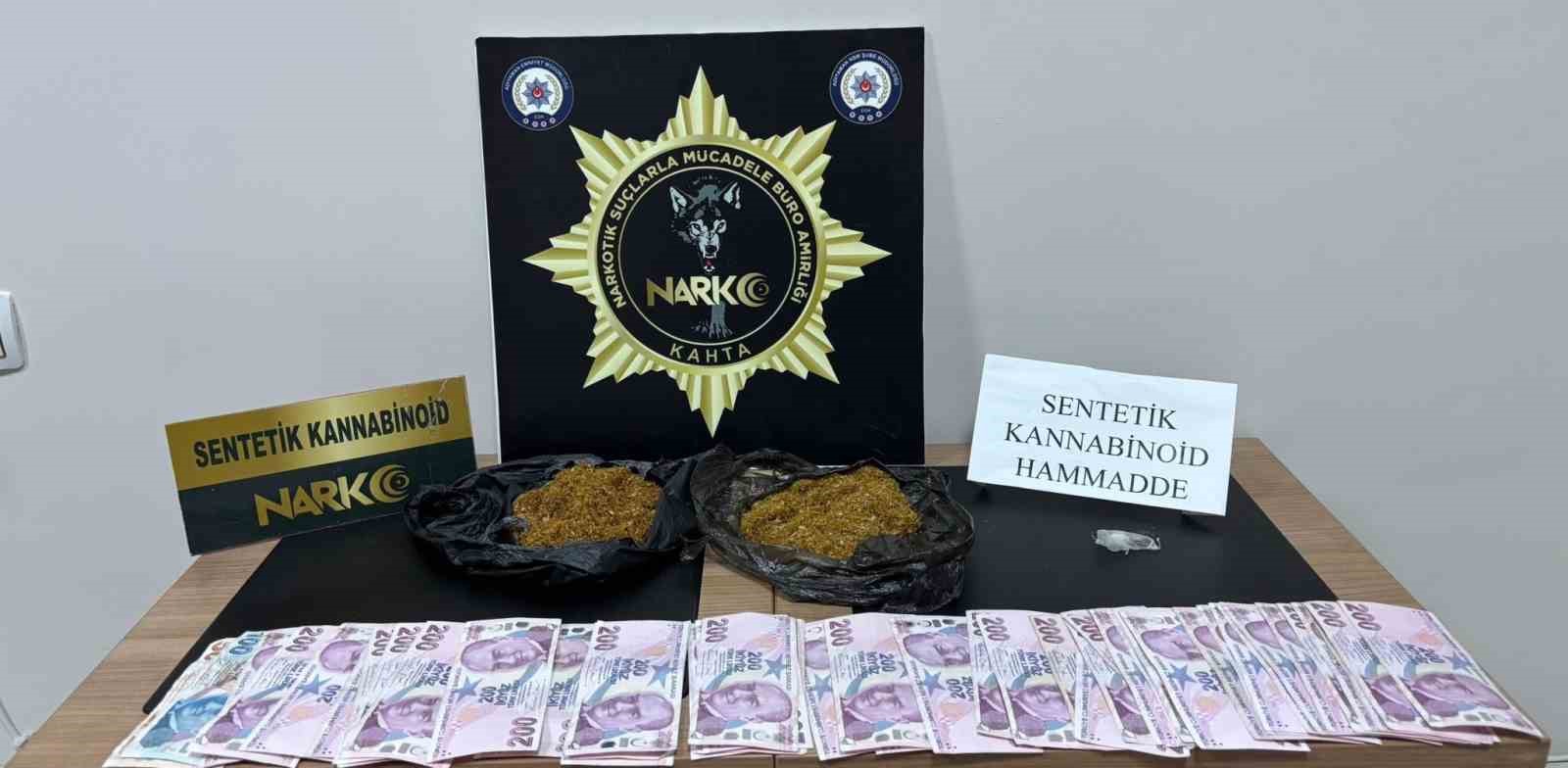 Kahta’da uyuşturucu operasyonu: 3 şüpheli tutuklandı
Kahta’da uyuşturucu operasyonu: 3 şüpheli tutuklandı