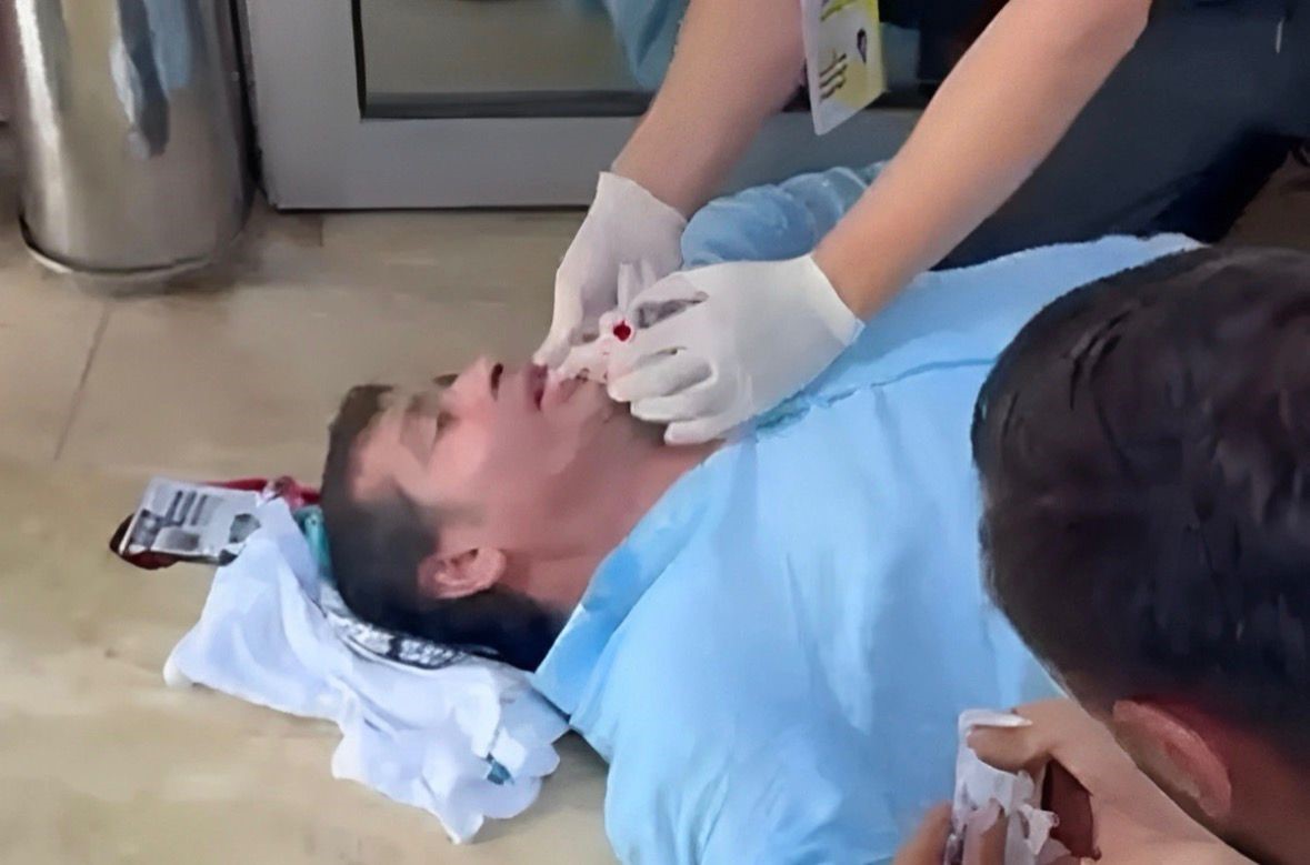 Kalabalık arasında pusuya yatıp Federasyon Başkanına yumrukla ve bıçakla saldırdılar
Kalabalık arasında pusuya yatıp Federasyon Başkanına yumrukla ve bıçakla saldırdılar