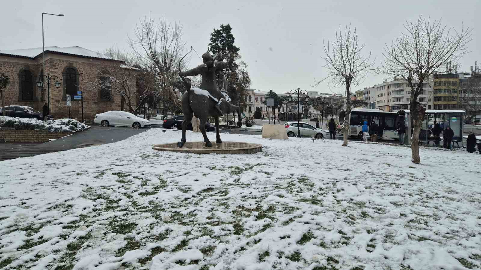Kar yağışına en çok Büyükşehir Belediye Başkanı sevindi
Kar yağışına en çok Büyükşehir Belediye Başkanı sevindi