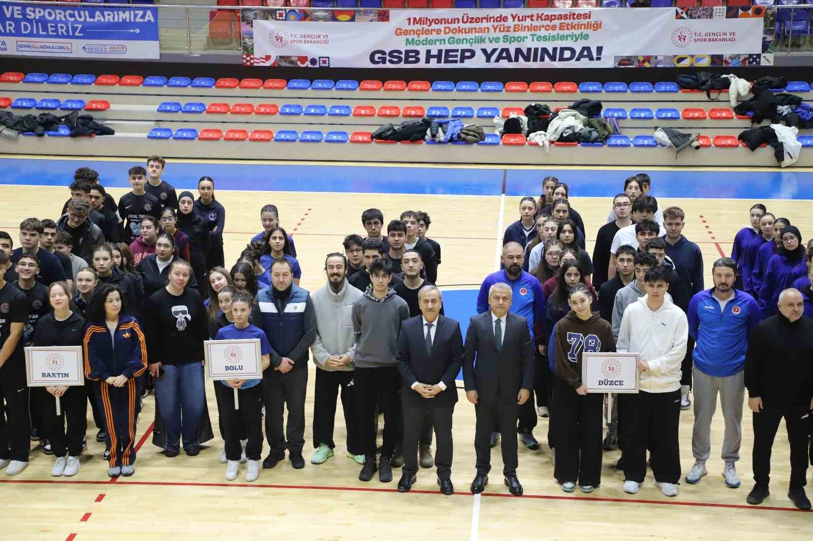Karabük’te Okul Sporları Gençler Basketbol Grup Müsabakaları başladı
