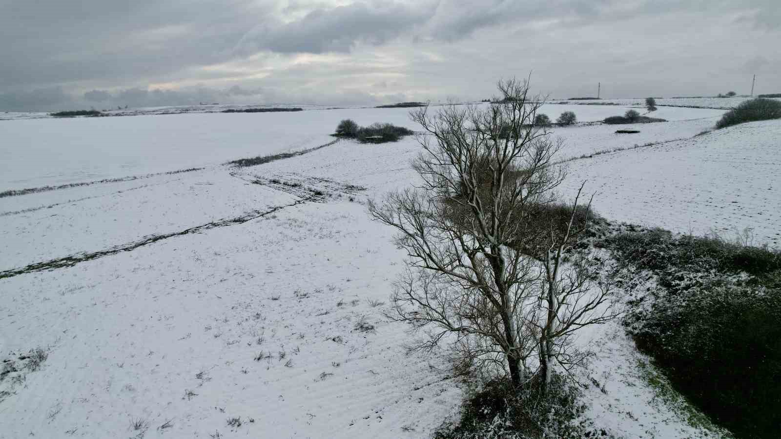 Karadeniz yaylaları değil, İstanbul: Arnavutköy’de kartpostallık kış manzarası
