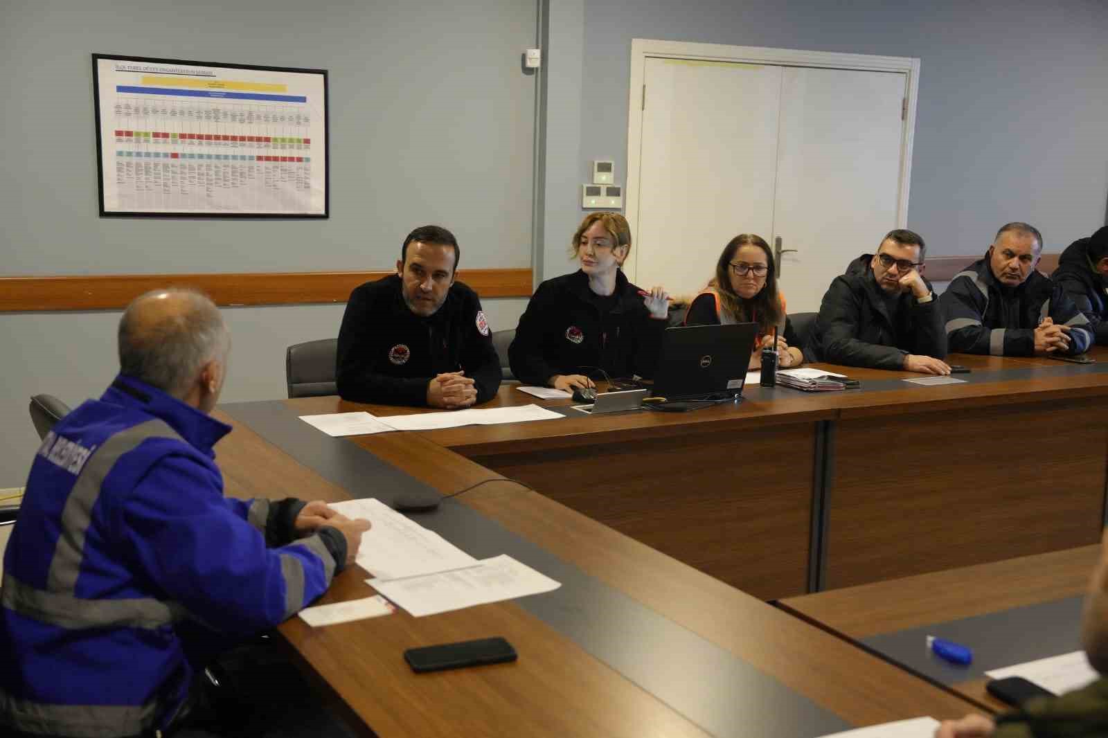 Kartal’da kar yağışına karşı tedbir alındı
