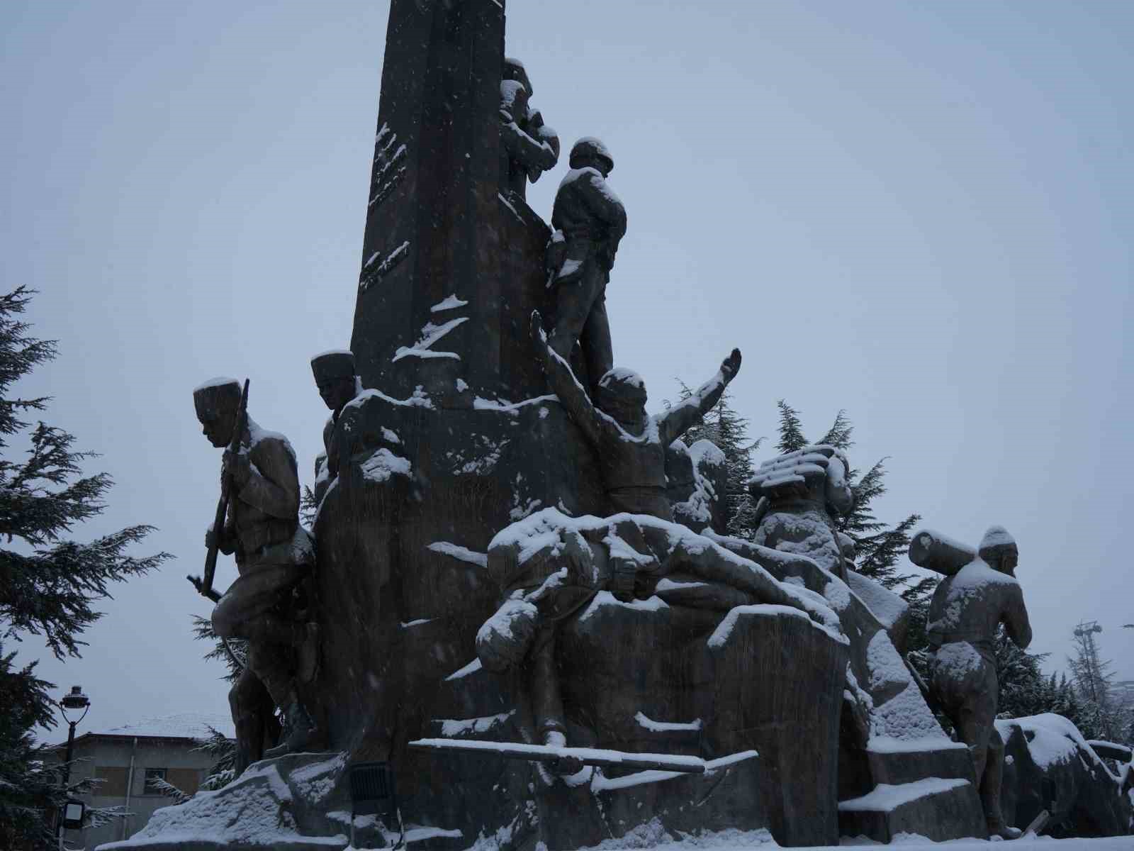 Kastamonu’da kar yağışı etkili oluyor
