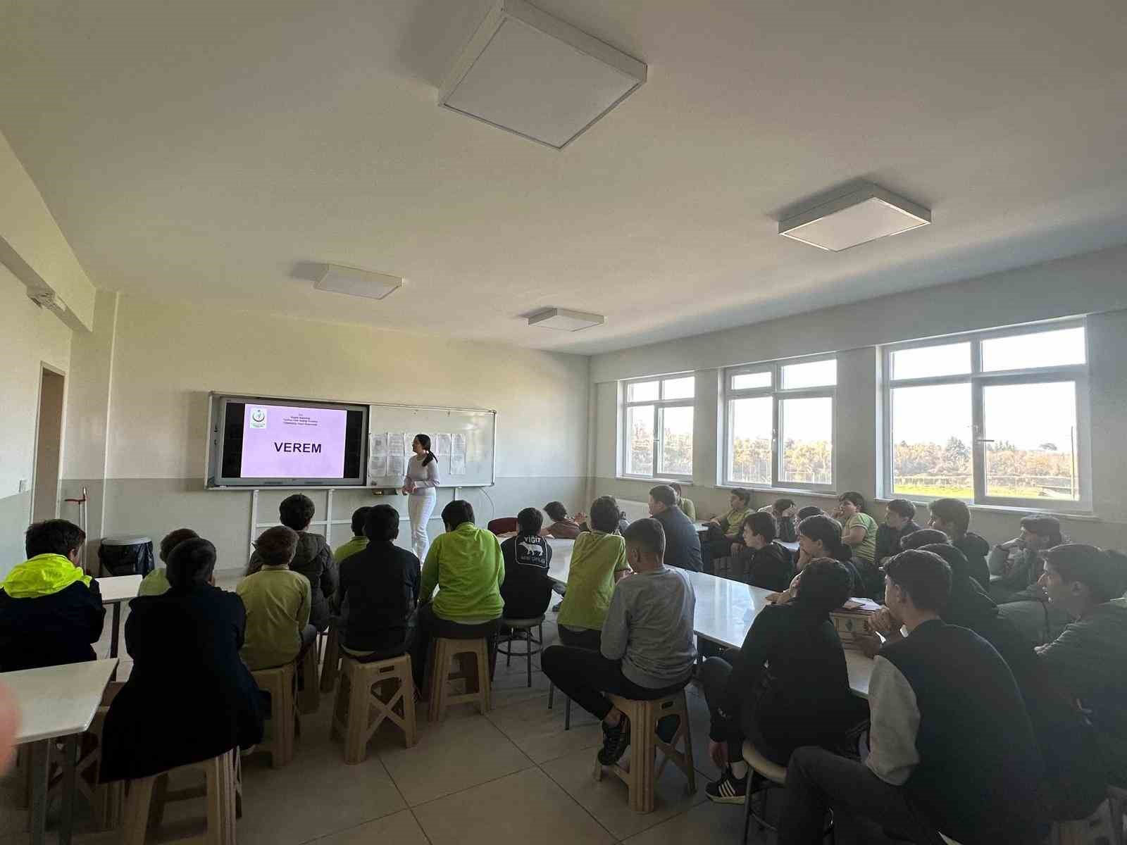 Kaynaşlı’da verem farkındalık eğitimi düzenlendi
Kaynaşlı’da verem farkındalık eğitimi düzenlendi