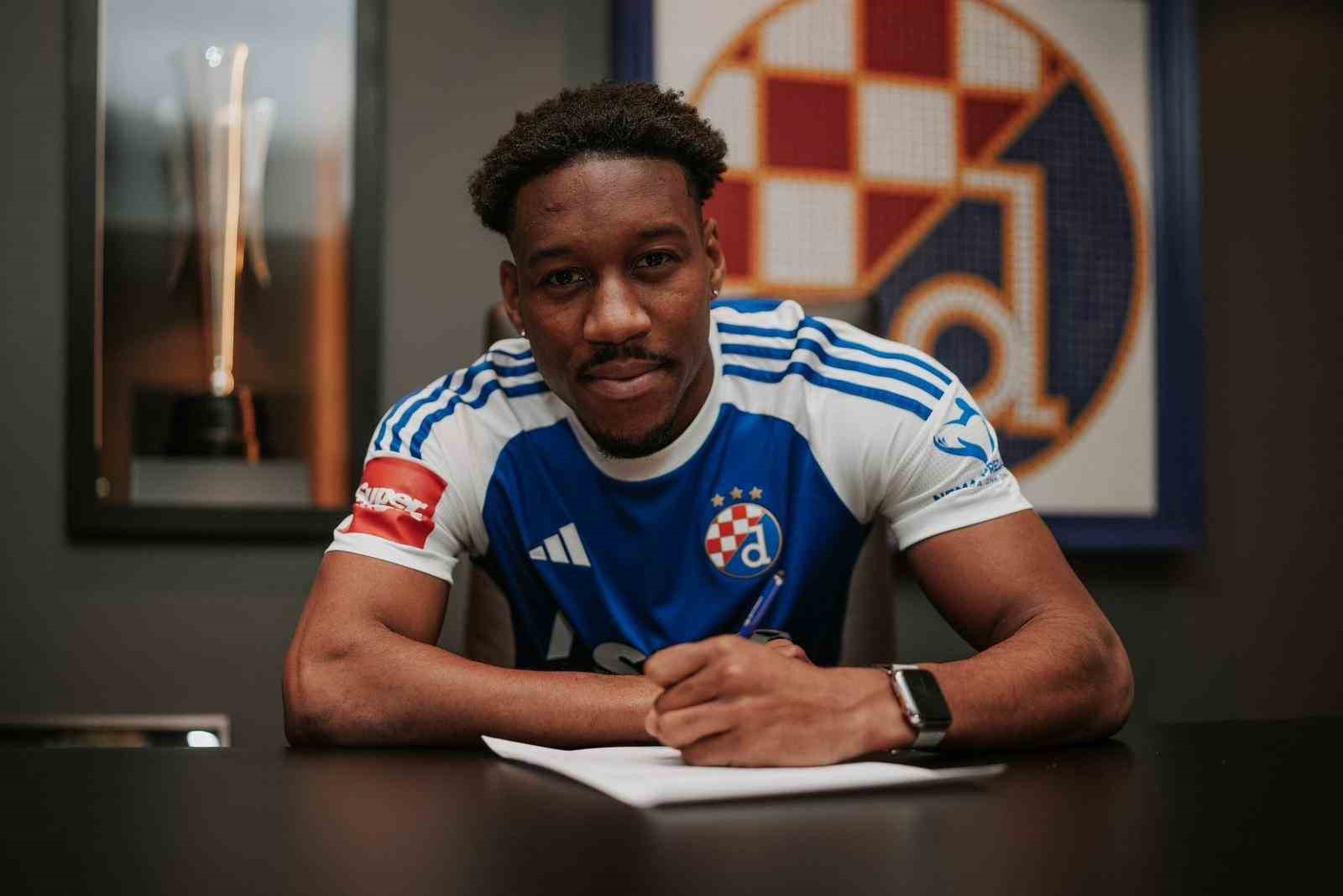 Kayserispor’a yeni sağ bek
Kayserispor’a yeni sağ bek