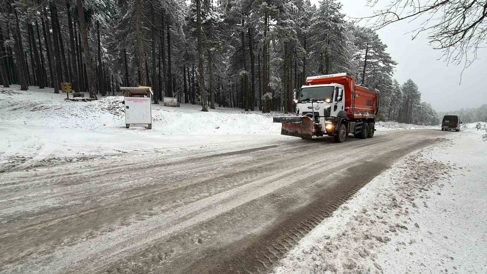 Kazdağları’nda kar yağışı etkili oluyor
