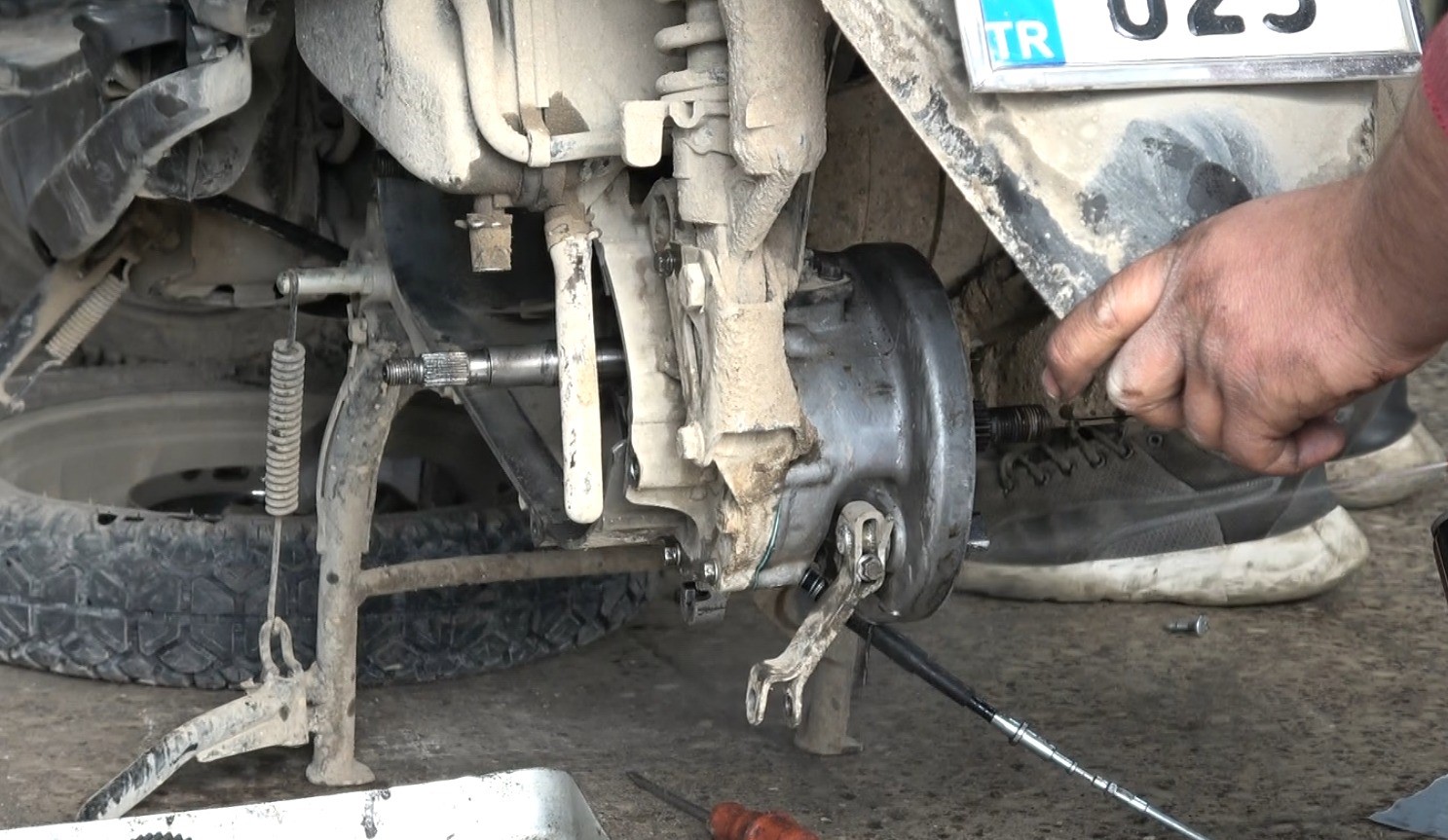 Kilis’te motosiklet sürücülerinden kış lastiği uyarısı
