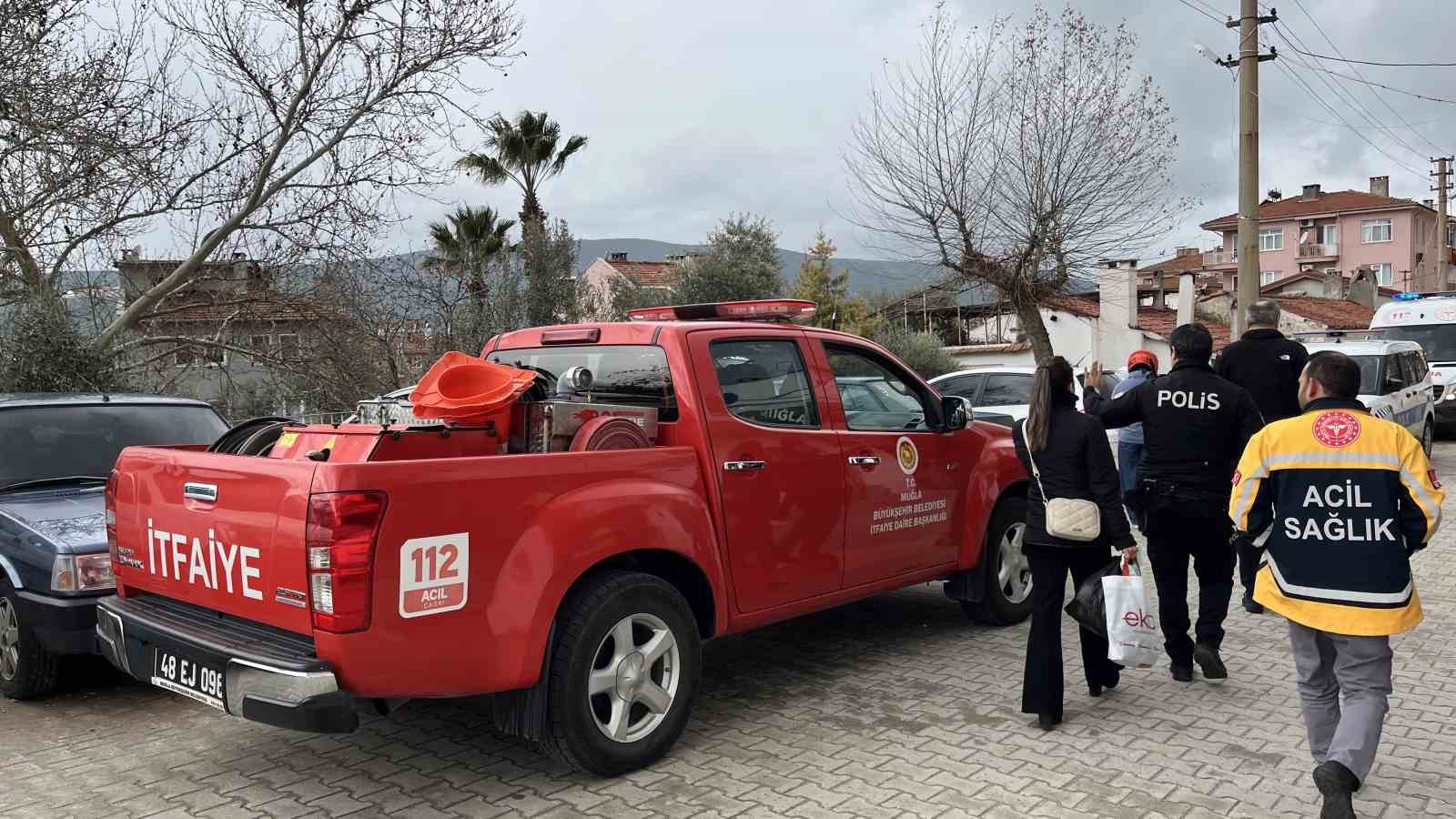 Komşular tüten bacayı yangın sandı, ekipler alarma geçti
