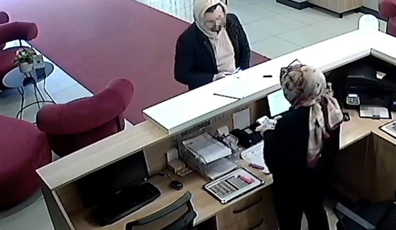 Konya’da kardeşinin kimliğiyle gizlenen 9 yıllık FETÖ firarisi yakalandı
Konya’da kardeşinin kimliğiyle gizlenen 9 yıllık FETÖ firarisi yakalandı