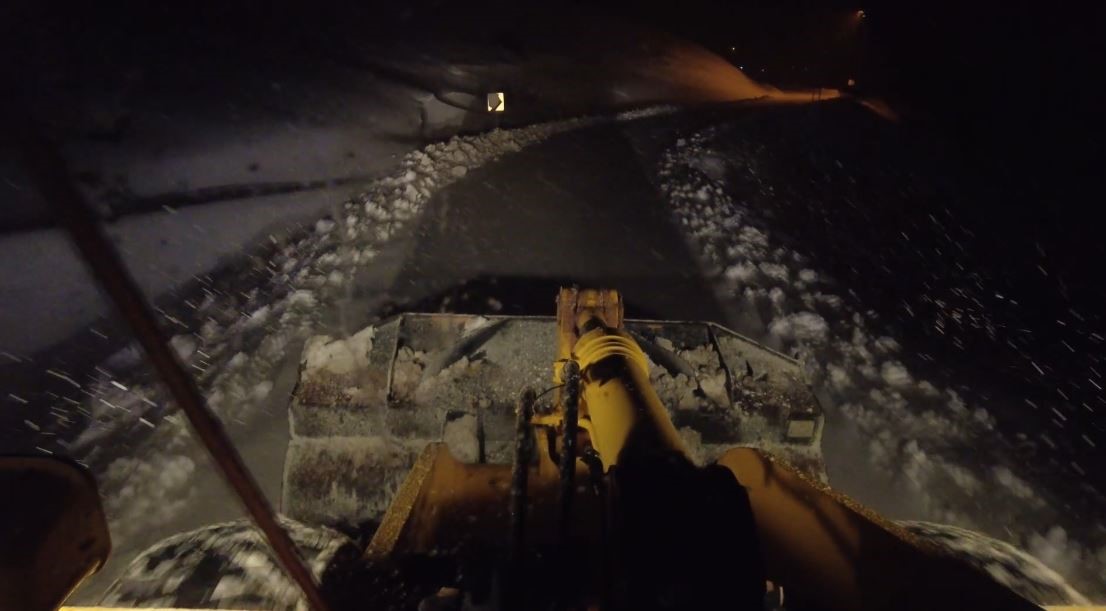 Köyde rahatsızlanan kadın için ekipler seferber oldu
