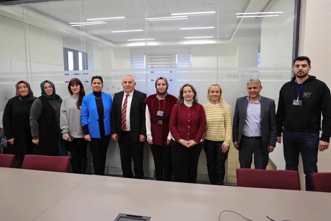 Kütahya Belediyesi’nden uluslararası eğitim projelerine destek
Kütahya Belediyesi’nden uluslararası eğitim projelerine destek
