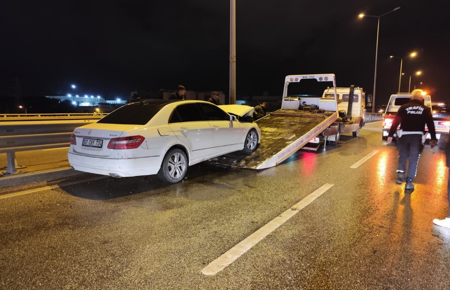 Manavgat’ta üç araçlı zincirleme kaza: 3 yaralı
Manavgat’ta üç araçlı zincirleme kaza: 3 yaralı