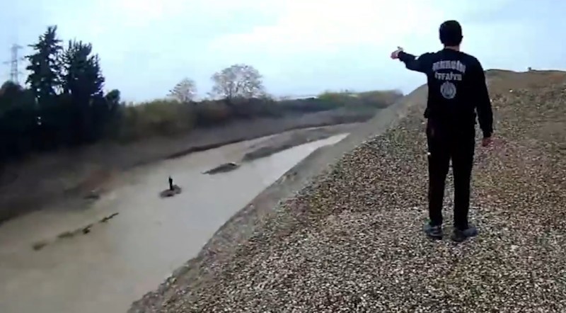 Mersin’de aracıyla çaya düşen sürücü kurtarıldı
