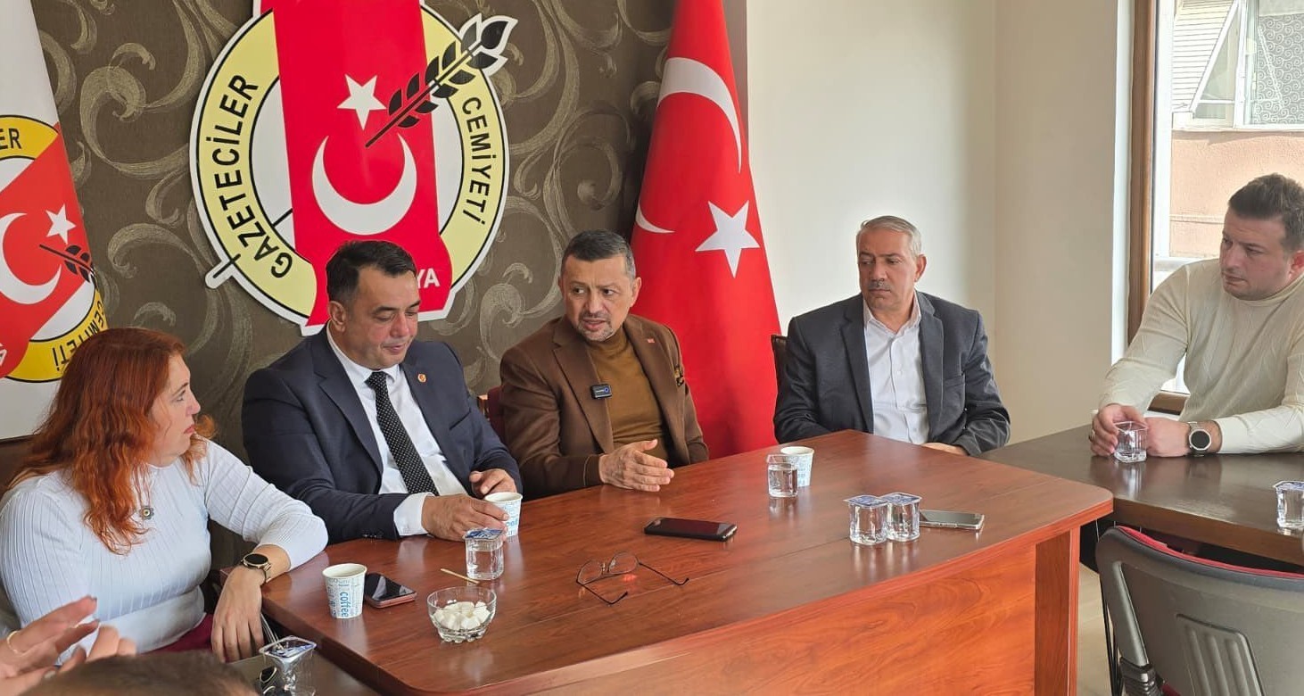 Millitvekili Erbaş, "Kütahya tarih ve kültür turizminde hak ettiği yerde değil"
Millitvekili Erbaş, "Kütahya tarih ve kültür turizminde hak ettiği yerde değil"