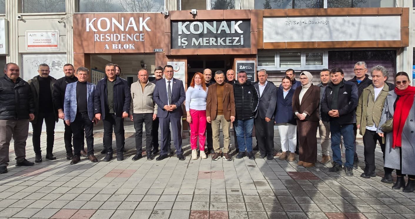 Millitvekili Erbaş, "Kütahya tarih ve kültür turizminde hak ettiği yerde değil"
Millitvekili Erbaş, "Kütahya tarih ve kültür turizminde hak ettiği yerde değil"