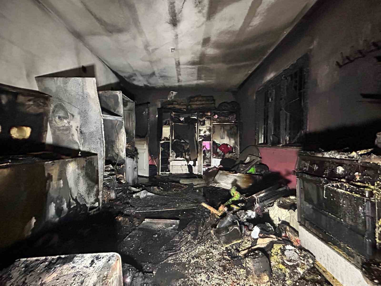 Osmaniye’de müstakil evde çıkan yangın söndürüldü
